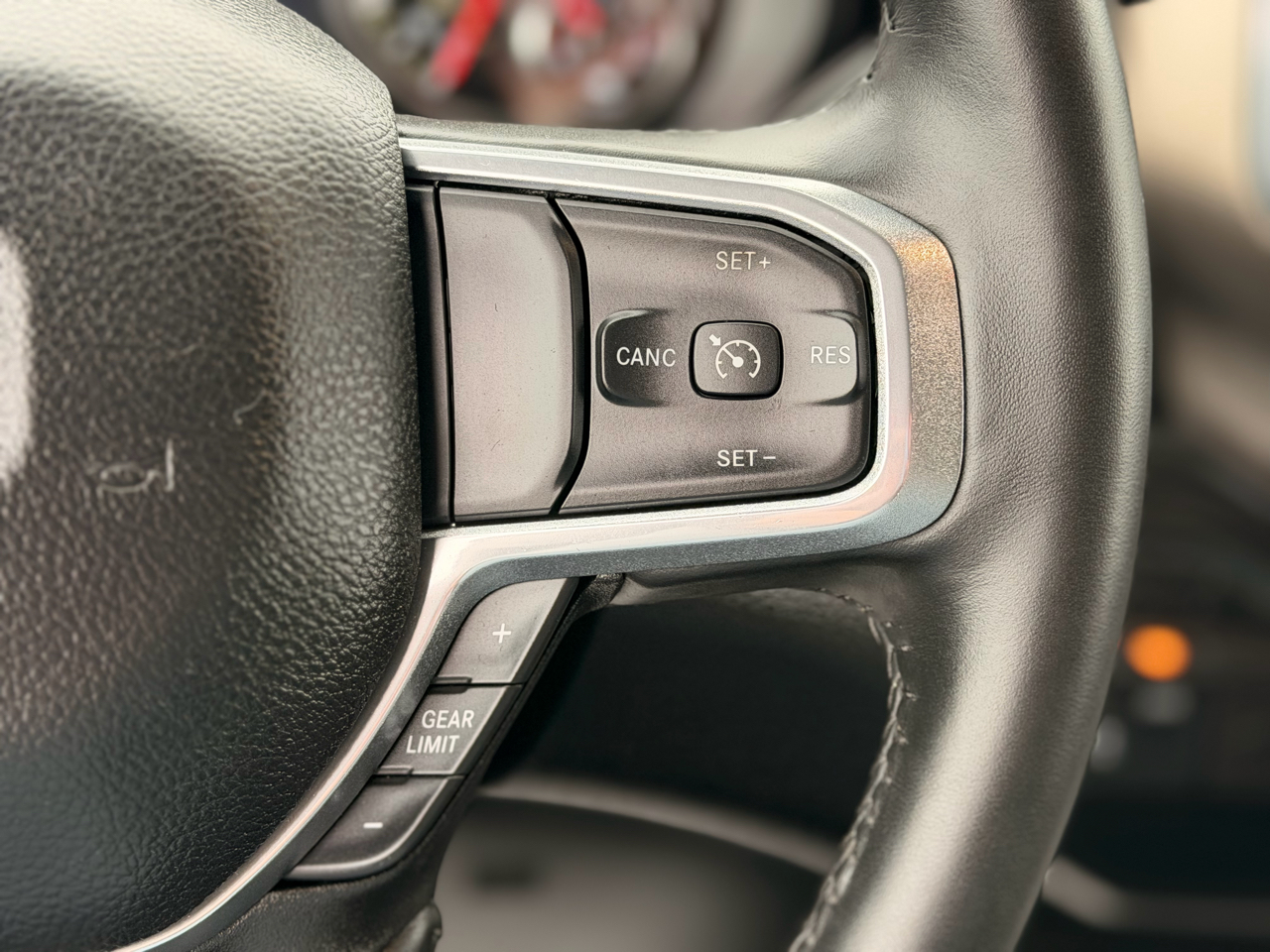 RAM 2500 Laramie Crew Cab 4WD 2024