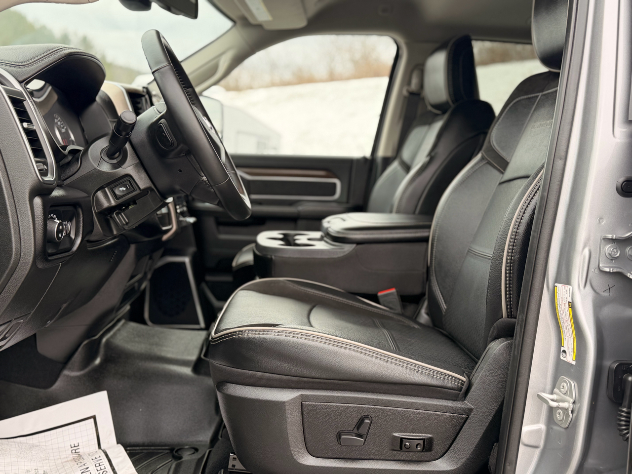 RAM 2500 Laramie Crew Cab 4WD 2024