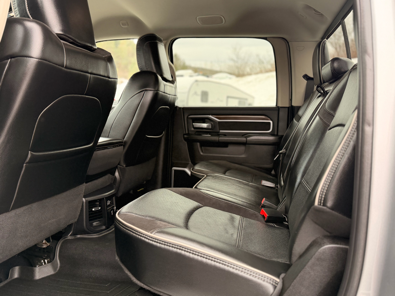 RAM 2500 Laramie Crew Cab 4WD 2024