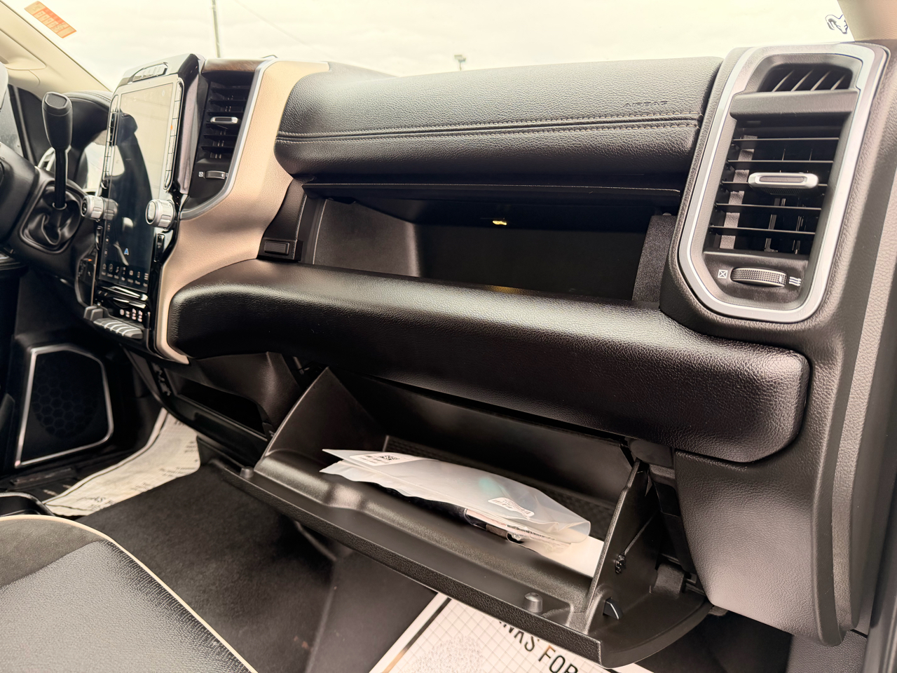 RAM 2500 Laramie Crew Cab 4WD 2024