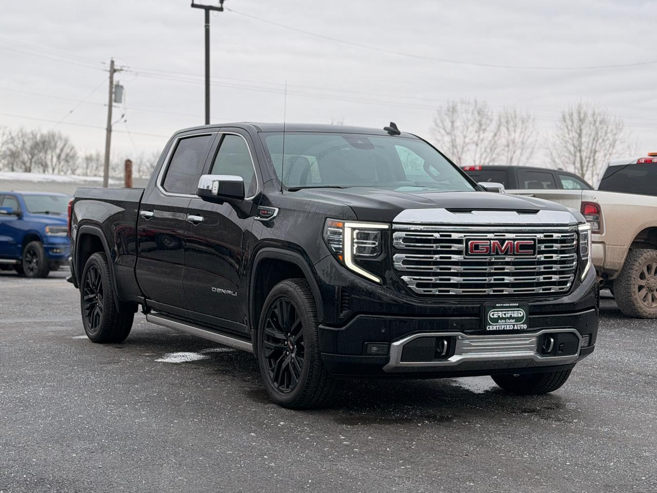 GMC Sierra 1500 Denali Crew Cab 4WD 2022
