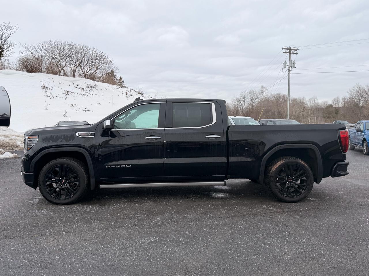 GMC Sierra 1500 Denali Crew Cab 4WD 2022
