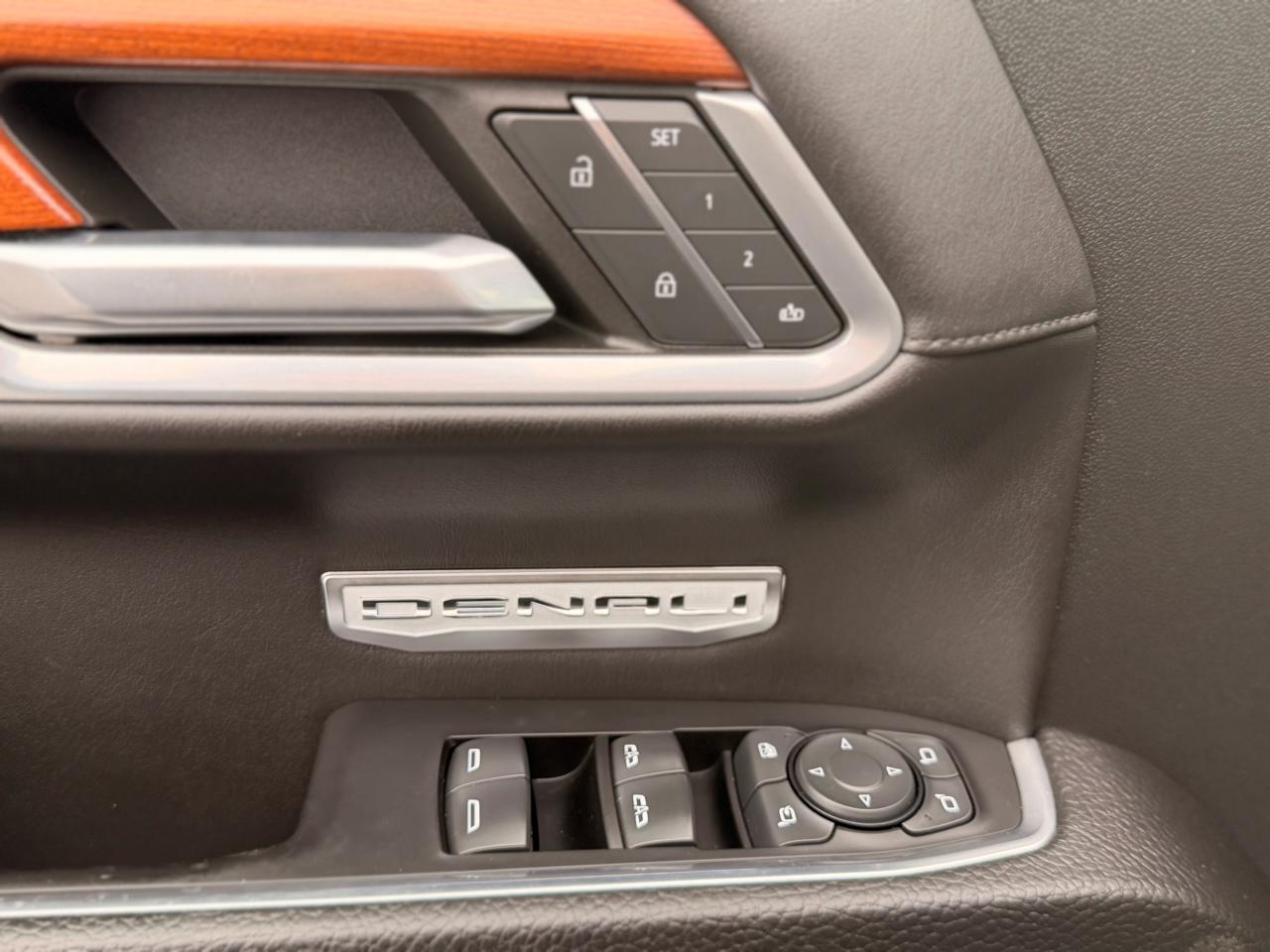 GMC Sierra 1500 Denali Crew Cab 4WD 2022