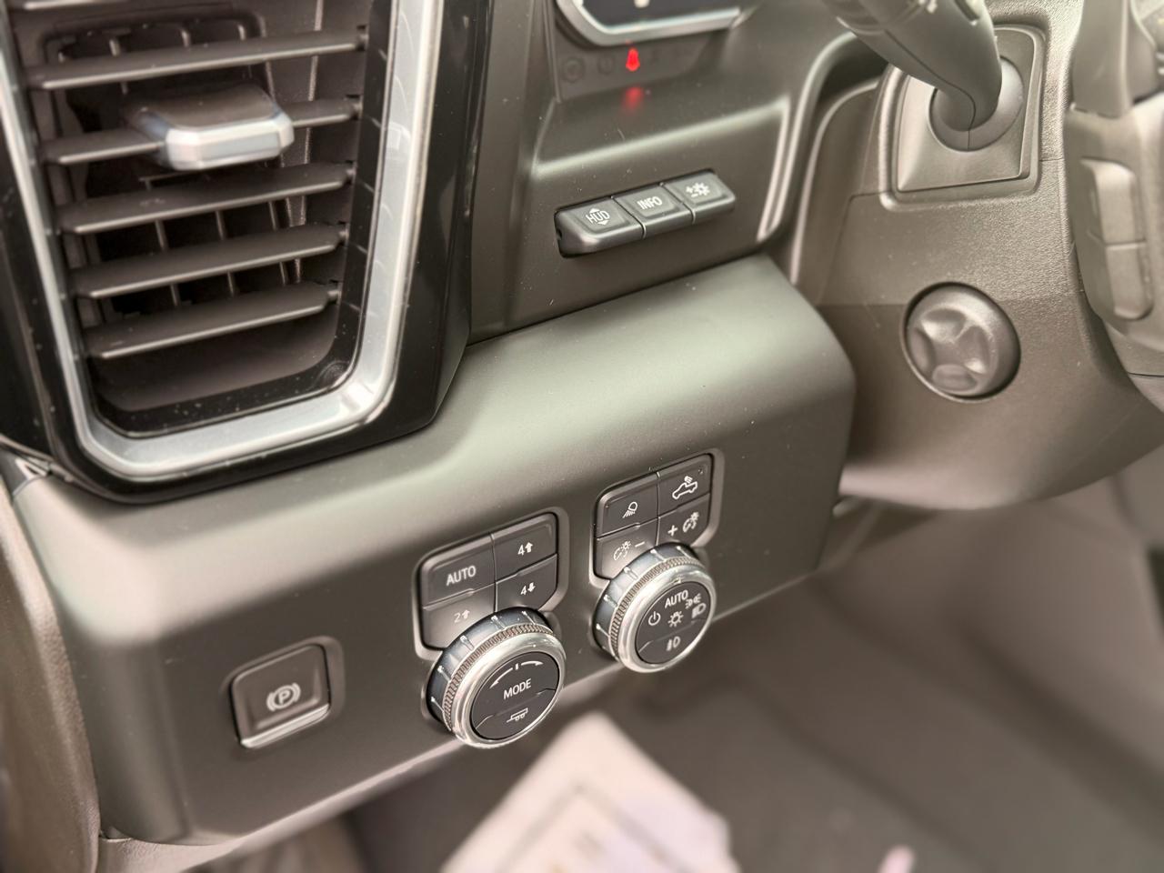 GMC Sierra 1500 Denali Crew Cab 4WD 2022