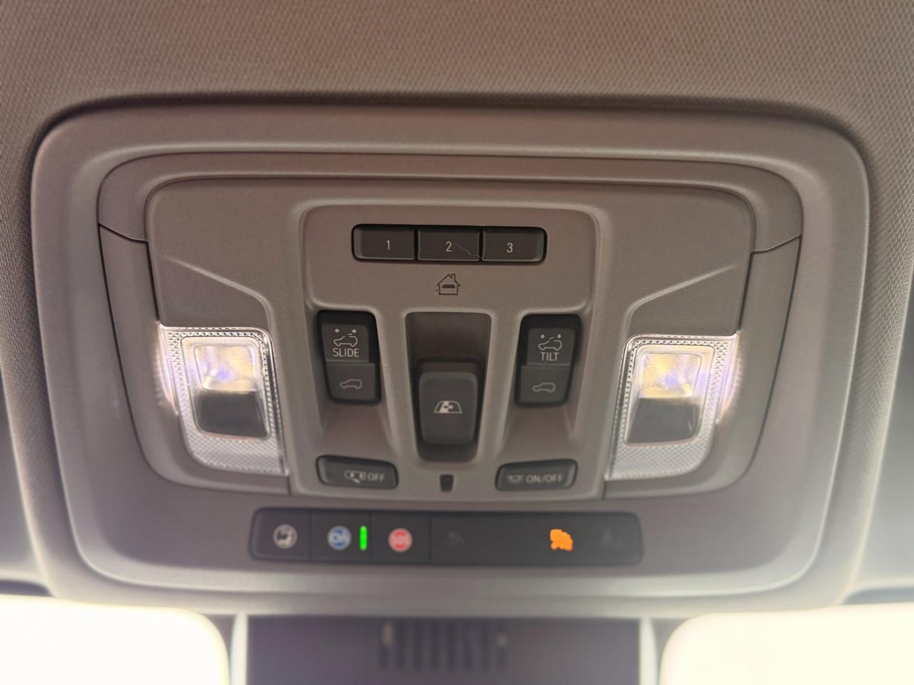 GMC Sierra 1500 Denali Crew Cab 4WD 2022