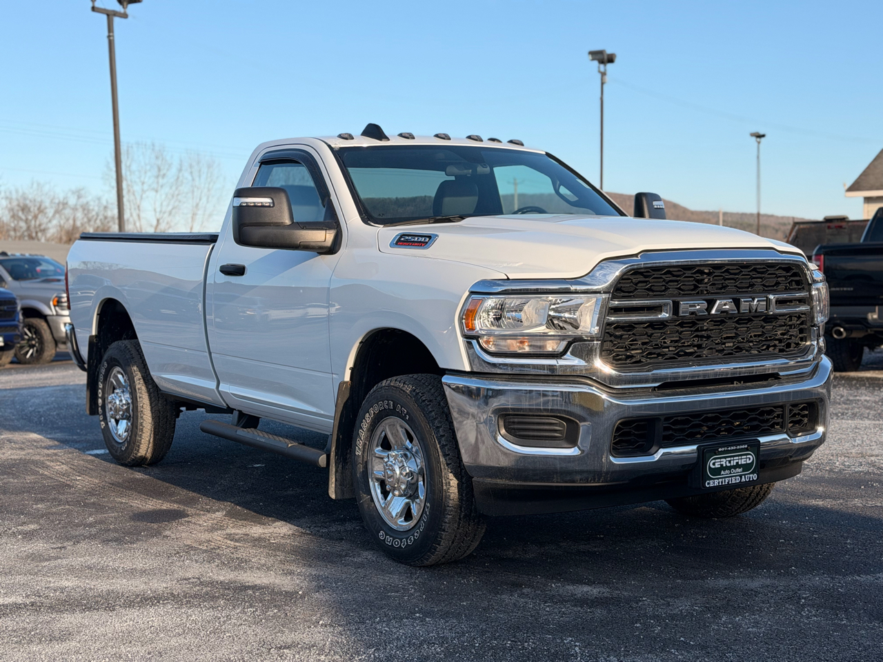 RAM 2500 Tradesman Reg Cab 4WD 2024