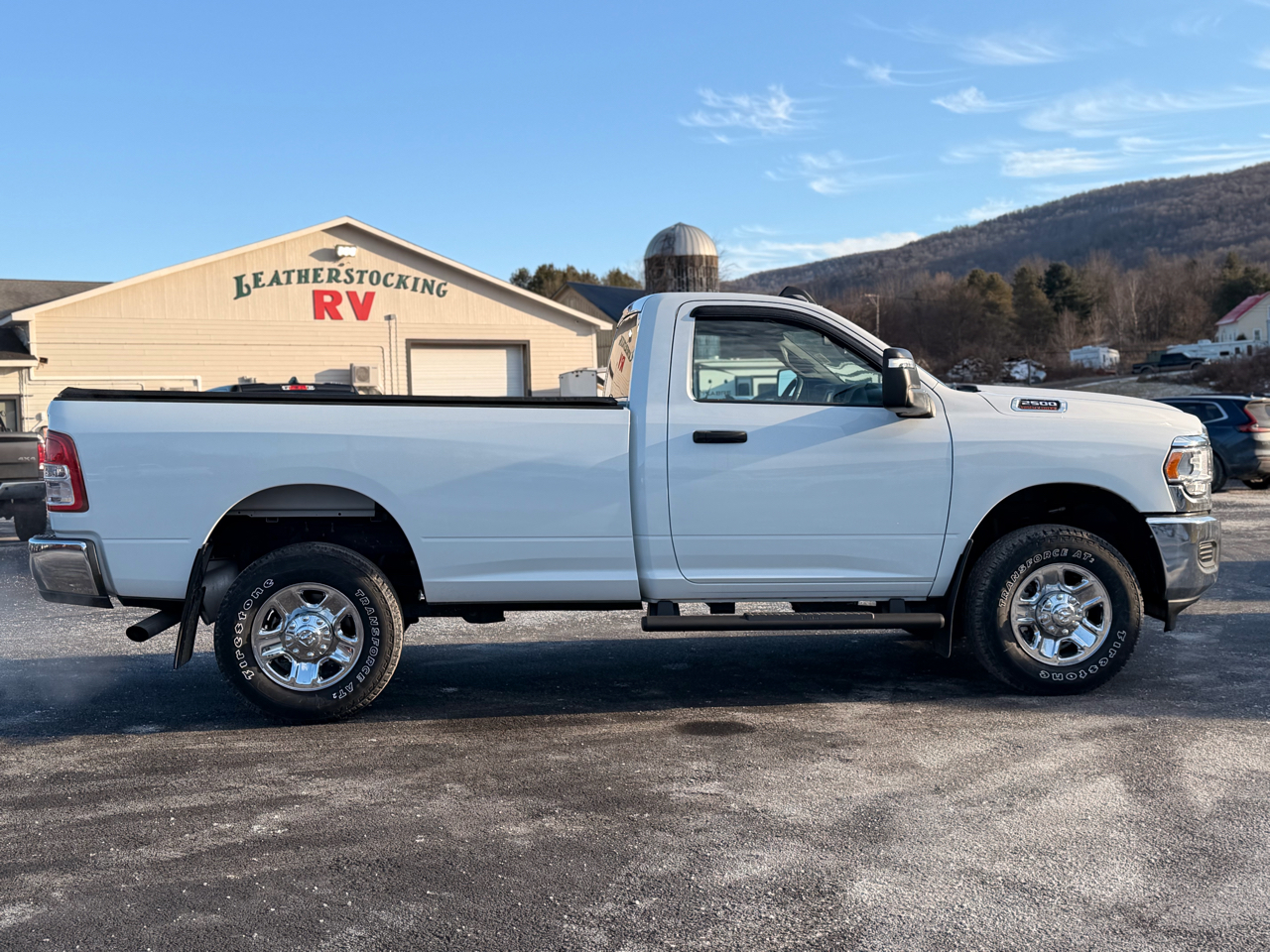 RAM 2500 Tradesman Reg Cab 4WD 2024