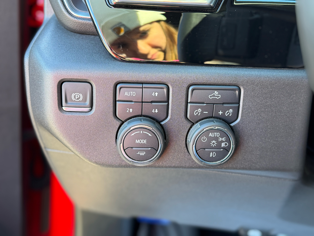 Chevrolet Silverado 1500 LT Trail Boss Crew Cab 4WD 2024 Chevrolet Silverado 1500 LT Trail Boss Crew Cab 4WD 2024