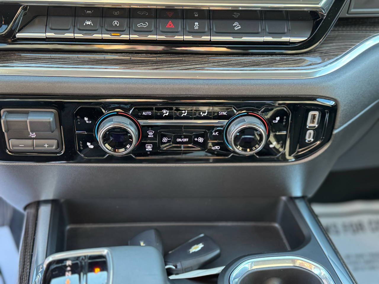 Chevrolet Silverado 1500 LT Trail Boss Crew Cab 4WD 2024 Chevrolet Silverado 1500 LT Trail Boss Crew Cab 4WD 2024