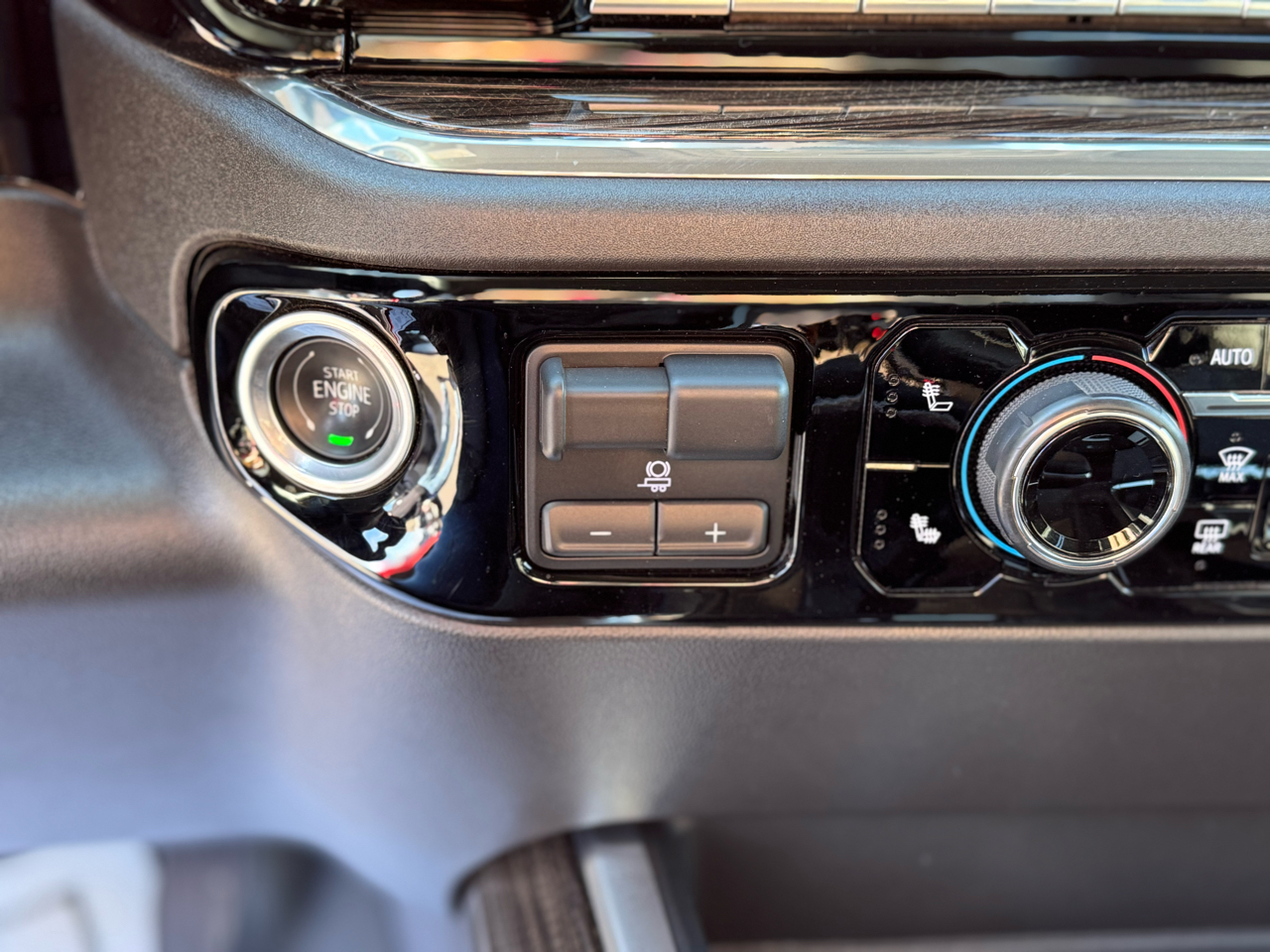 Chevrolet Silverado 1500 LT Trail Boss Crew Cab 4WD 2024 Chevrolet Silverado 1500 LT Trail Boss Crew Cab 4WD 2024