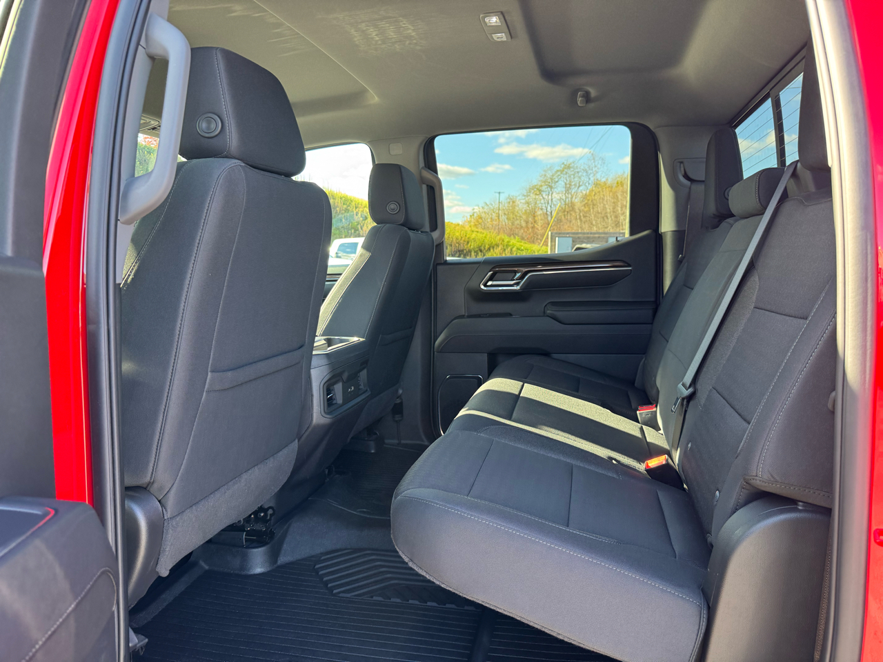 Chevrolet Silverado 1500 LT Trail Boss Crew Cab 4WD 2024 Chevrolet Silverado 1500 LT Trail Boss Crew Cab 4WD 2024