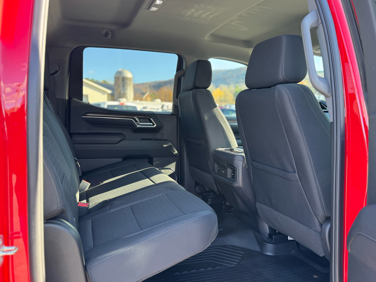 Chevrolet Silverado 1500 LT Trail Boss Crew Cab 4WD 2024 Chevrolet Silverado 1500 LT Trail Boss Crew Cab 4WD 2024