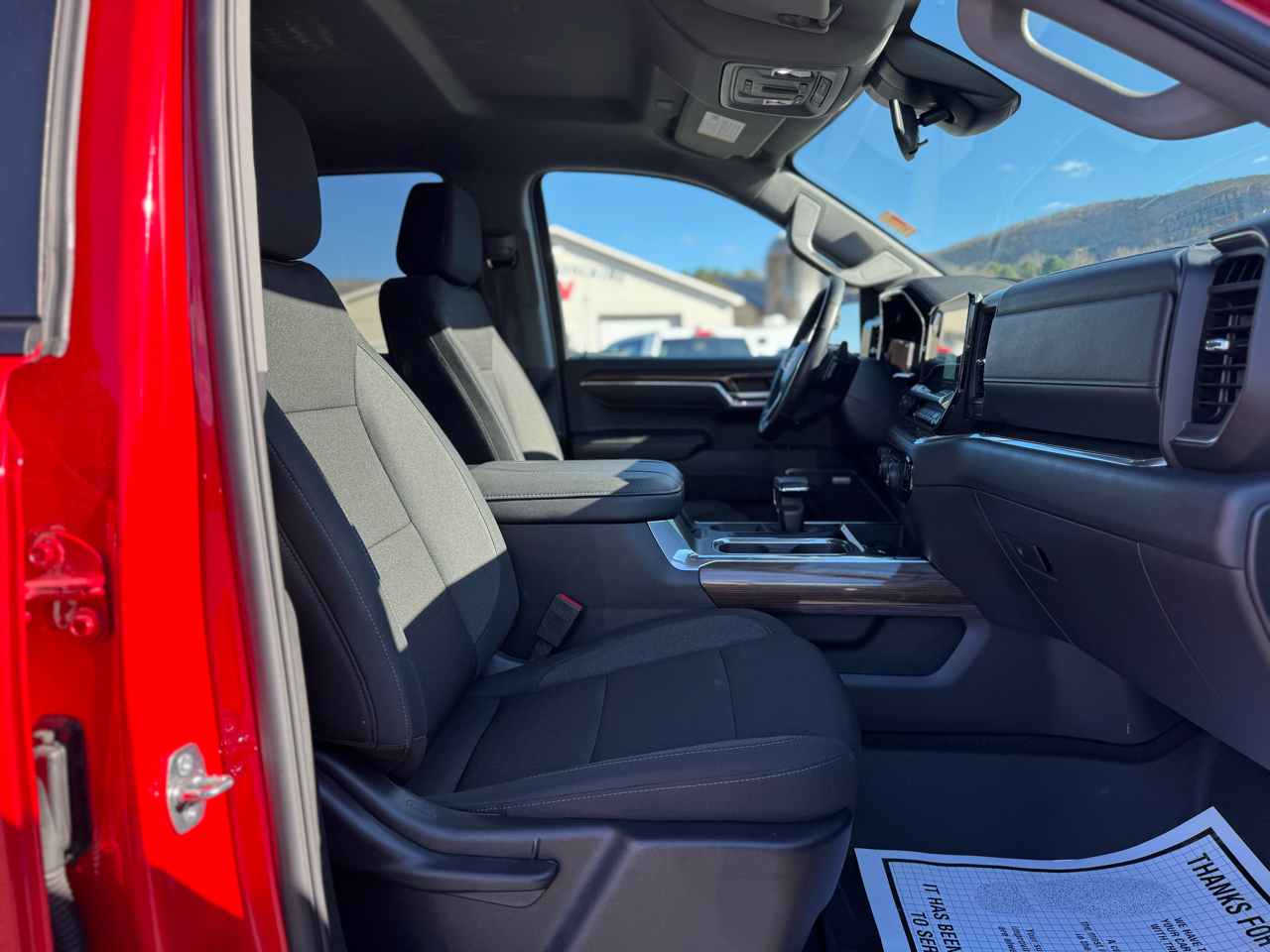 Chevrolet Silverado 1500 LT Trail Boss Crew Cab 4WD 2024 Chevrolet Silverado 1500 LT Trail Boss Crew Cab 4WD 2024