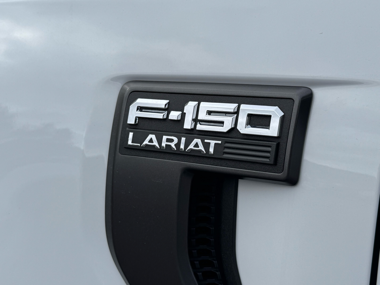 Ford F-150 Lariat SuperCrew 4WD 2023