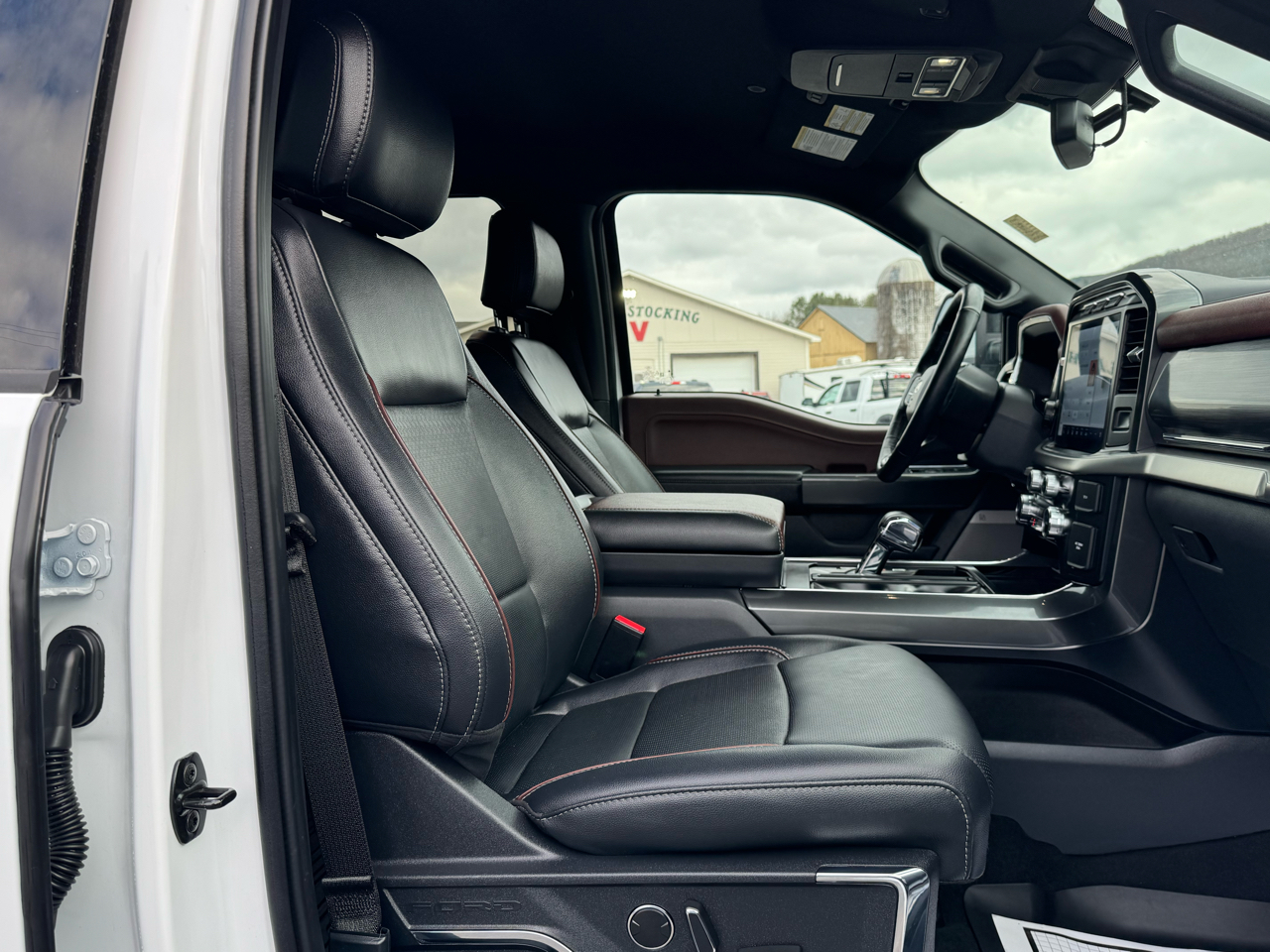 Ford F-150 Lariat SuperCrew 4WD 2023