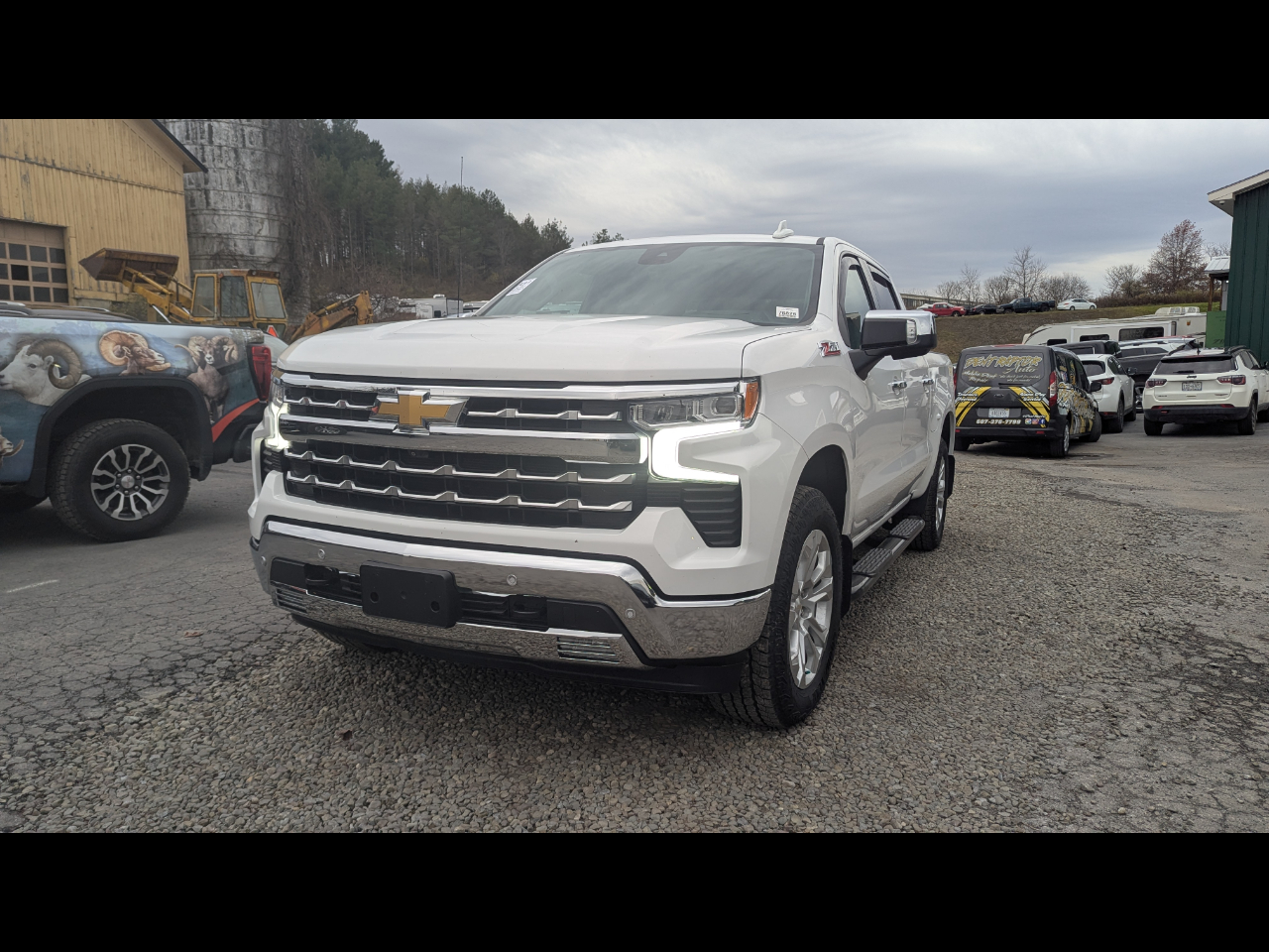 2023 Chevrolet Silverado 1500 LTZ Crew Cab 4WD