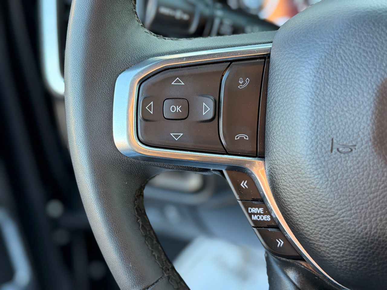 RAM 1500 Laramie Crew Cab SWB 4WD 2025