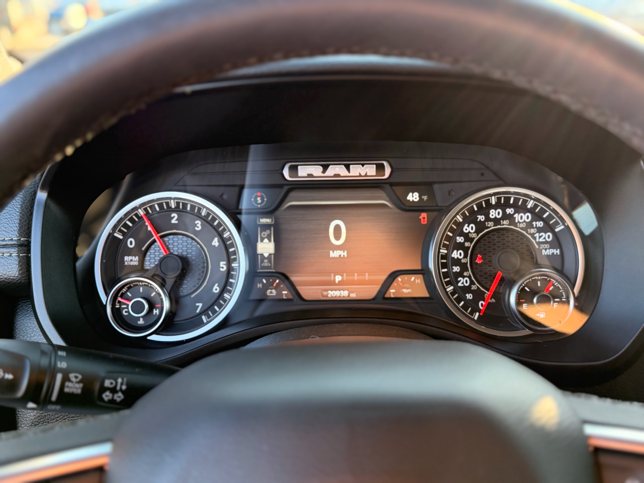 RAM 1500 Laramie Crew Cab SWB 4WD 2025