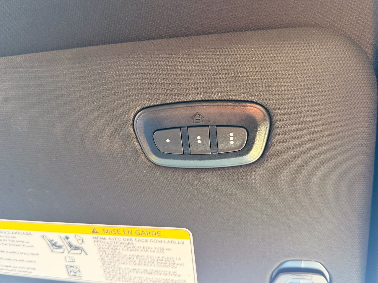 RAM 1500 Laramie Crew Cab SWB 4WD 2025