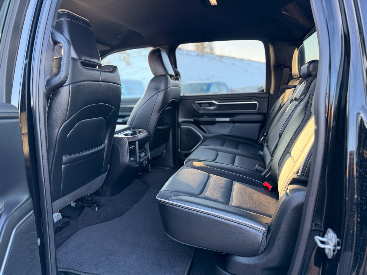 RAM 1500 Laramie Crew Cab SWB 4WD 2025