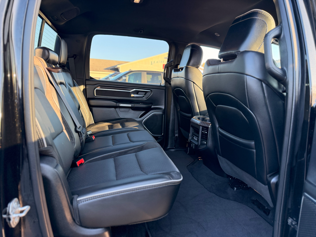 RAM 1500 Laramie Crew Cab SWB 4WD 2025