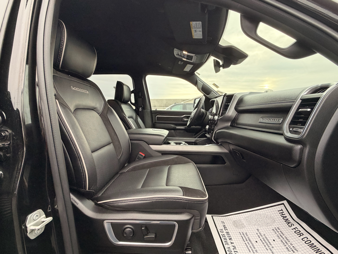 RAM 1500 Laramie Crew Cab SWB 4WD 2025