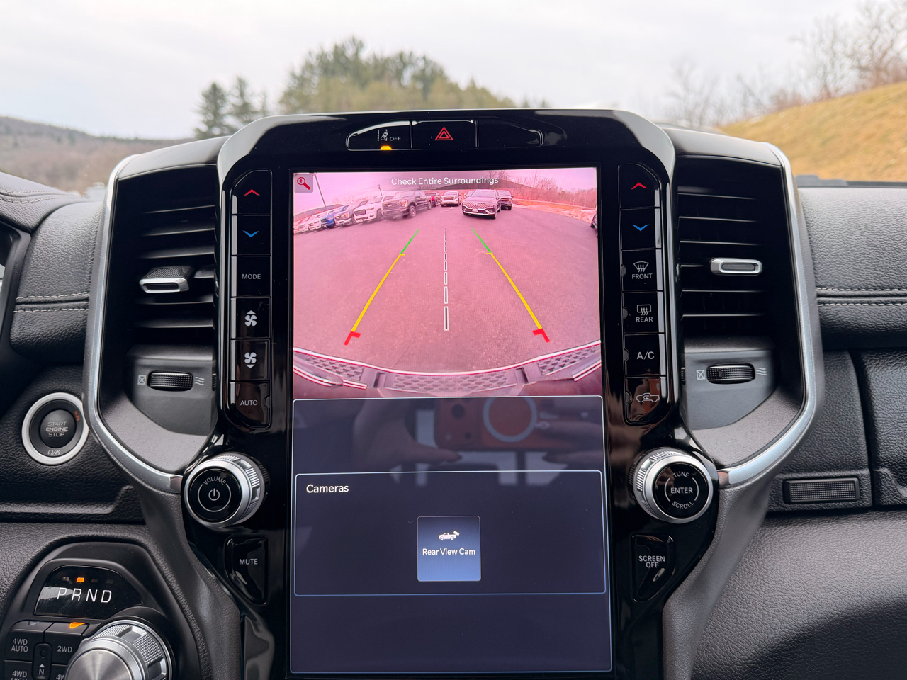 RAM 1500 Laramie Crew Cab SWB 4WD 2025