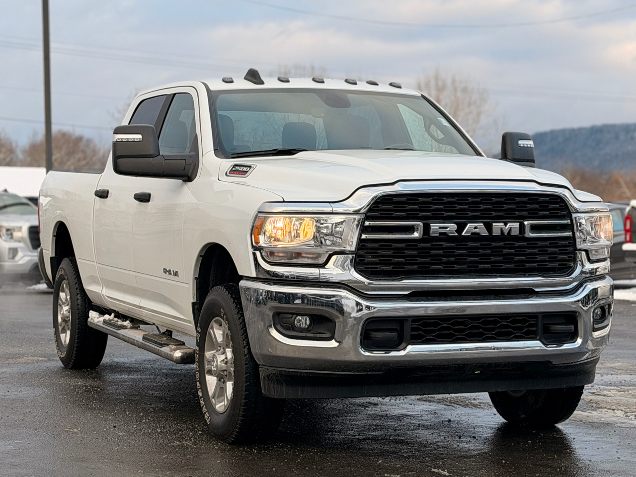 RAM 2500 Tradesman Crew Cab SWB 4WD 2023