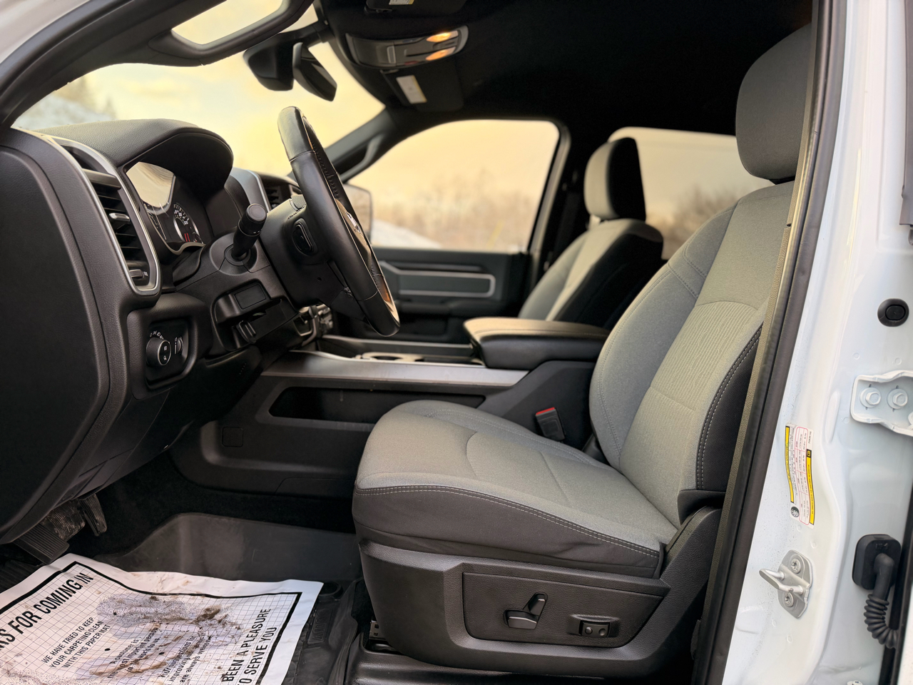 RAM 2500 Tradesman Crew Cab SWB 4WD 2023