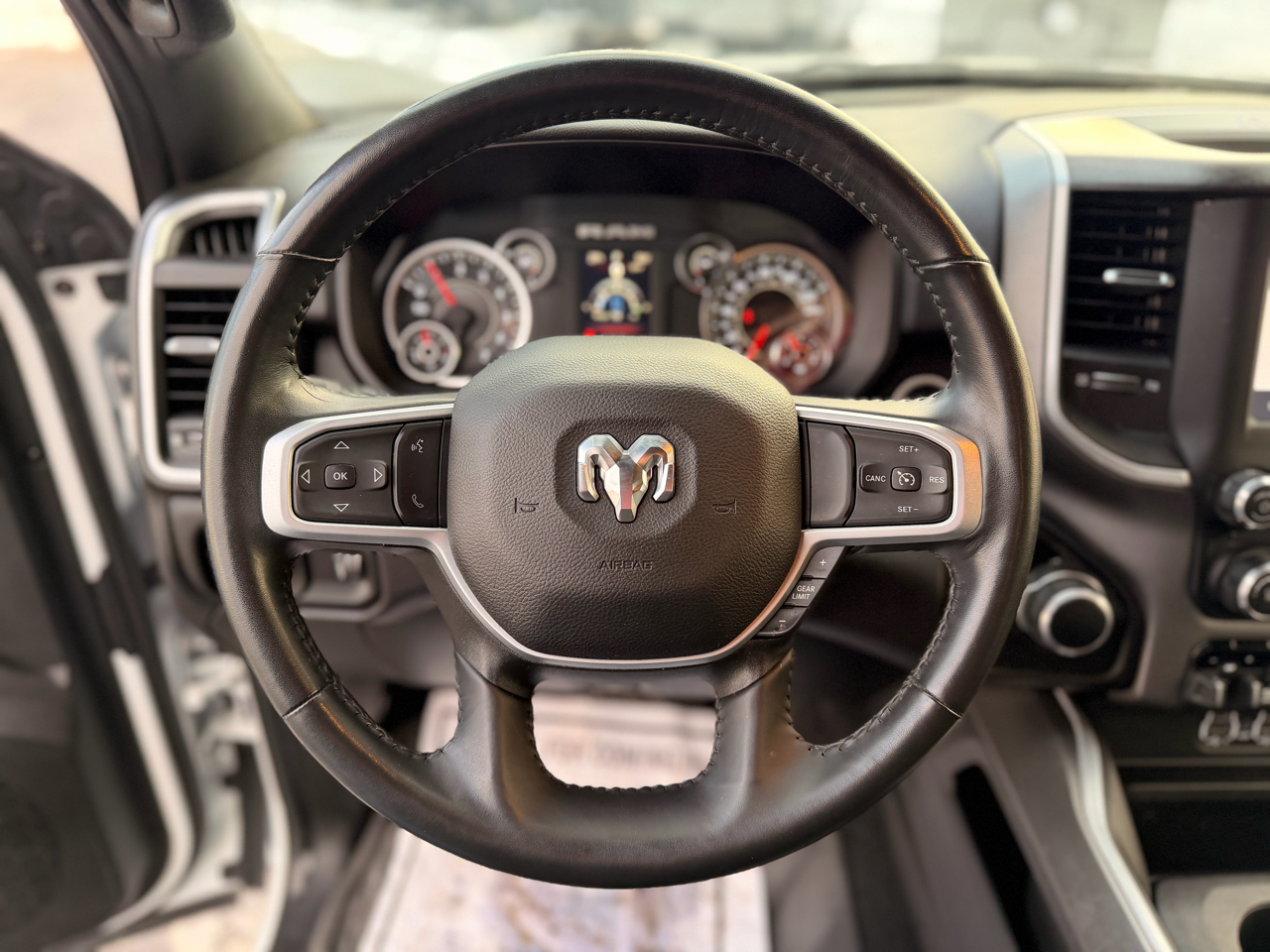 RAM 2500 Tradesman Crew Cab SWB 4WD 2023