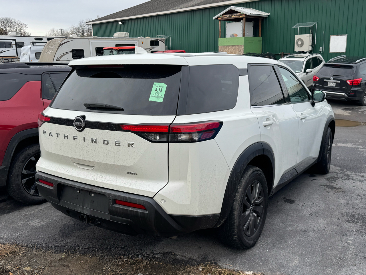 2022 Nissan Pathfinder S photo 2