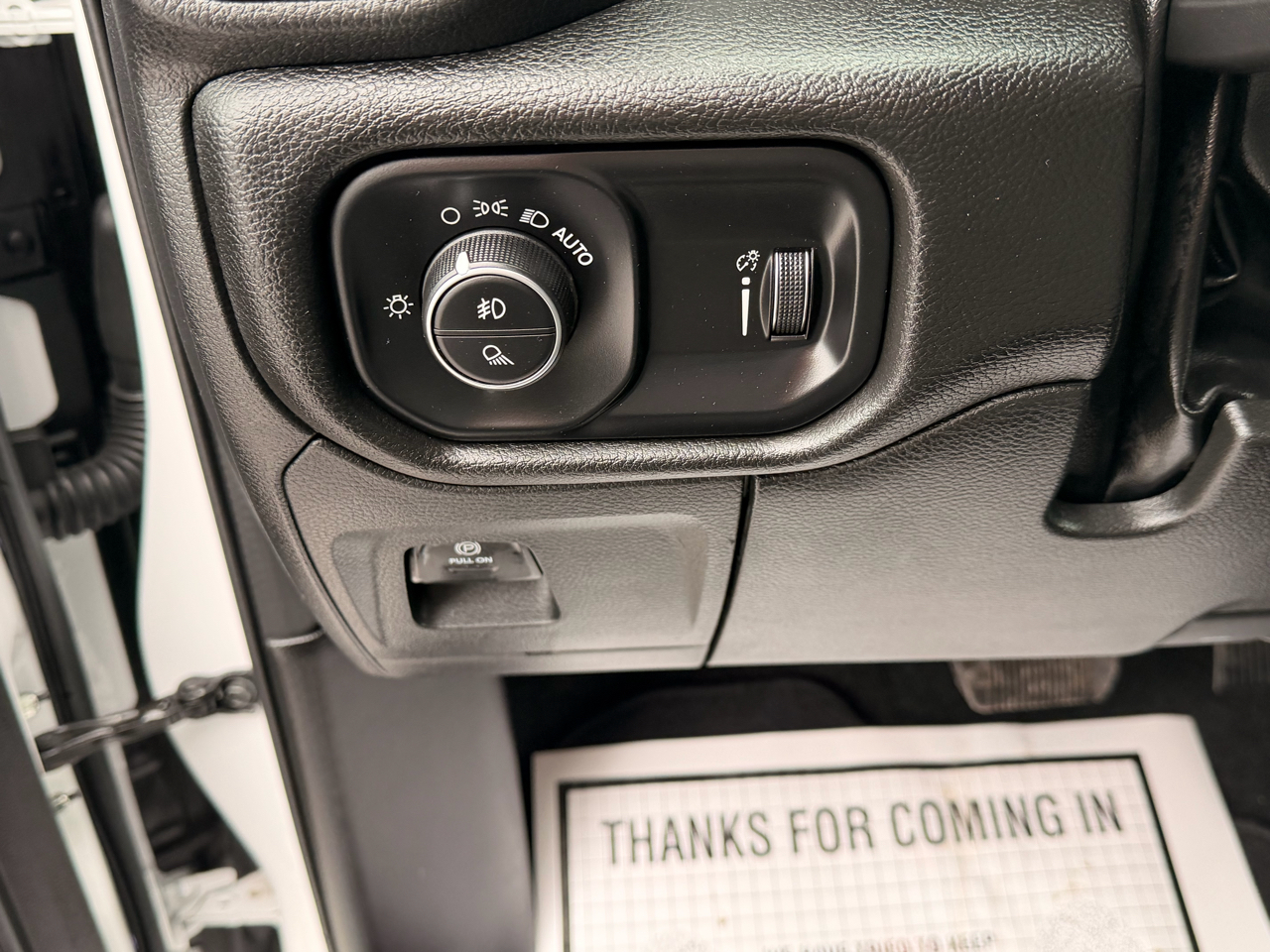 RAM 1500 Big Horn Crew Cab 4WD 2023