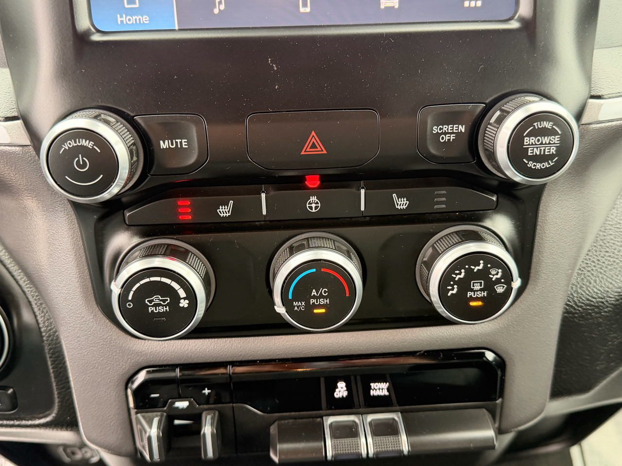 RAM 1500 Big Horn Crew Cab 4WD 2023