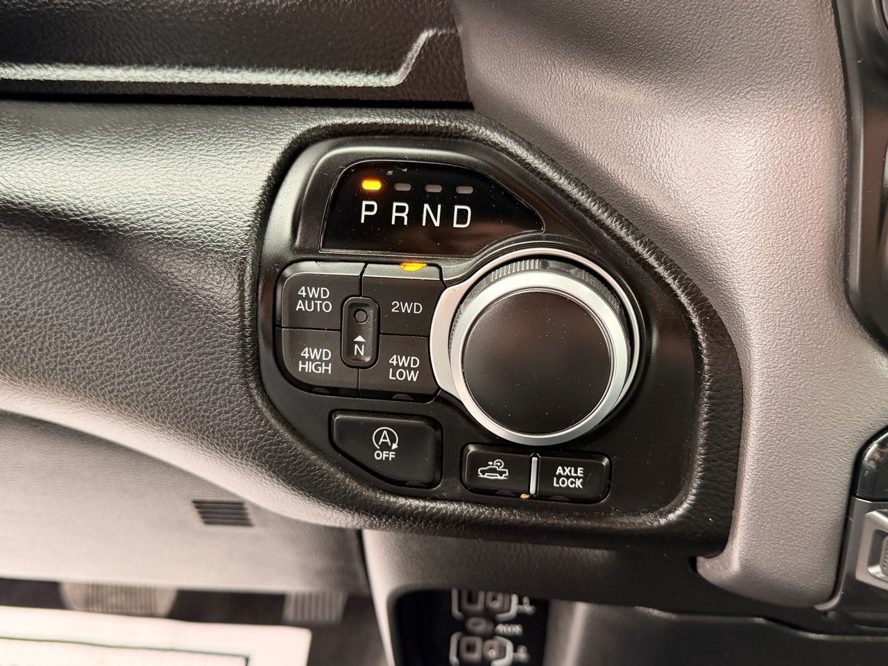 RAM 1500 Big Horn Crew Cab 4WD 2023