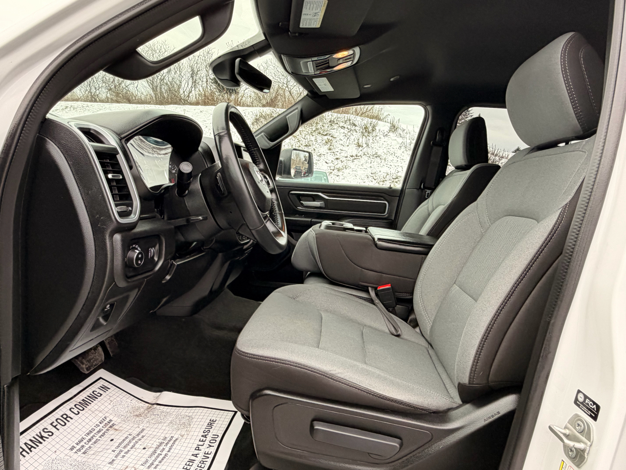 RAM 1500 Big Horn Crew Cab 4WD 2023