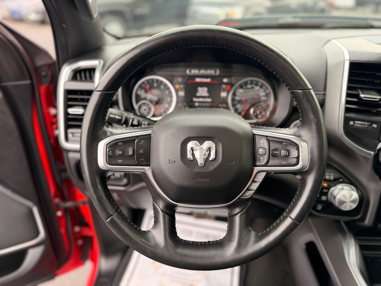 RAM 1500 Laramie Crew Cab SWB 4WD 2023