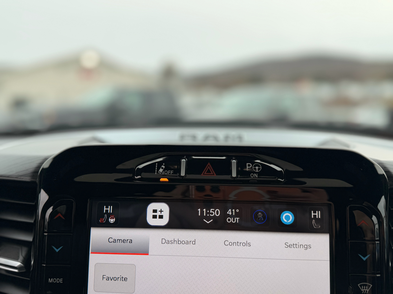 RAM 1500 Laramie Crew Cab SWB 4WD 2023