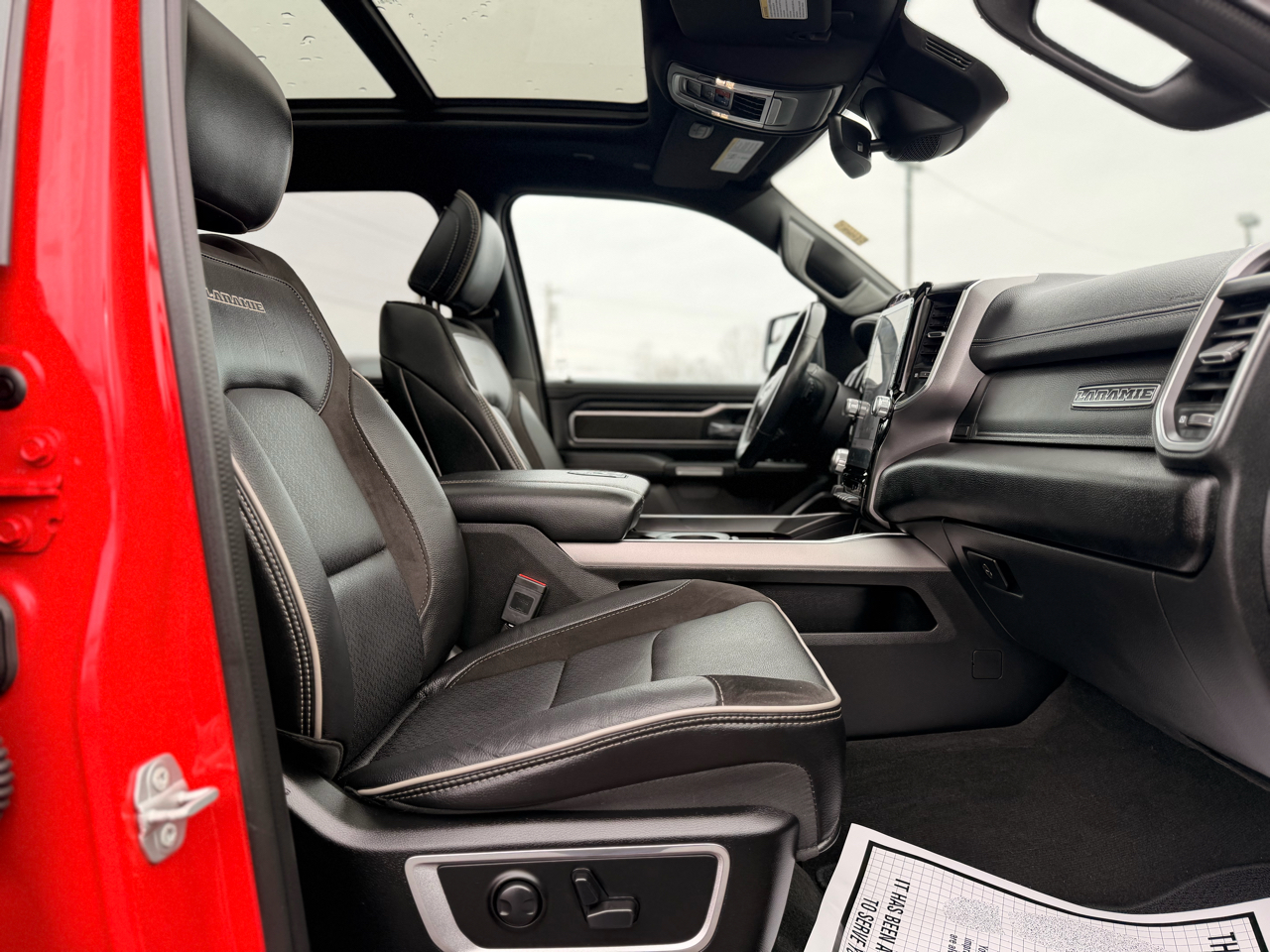 RAM 1500 Laramie Crew Cab SWB 4WD 2023