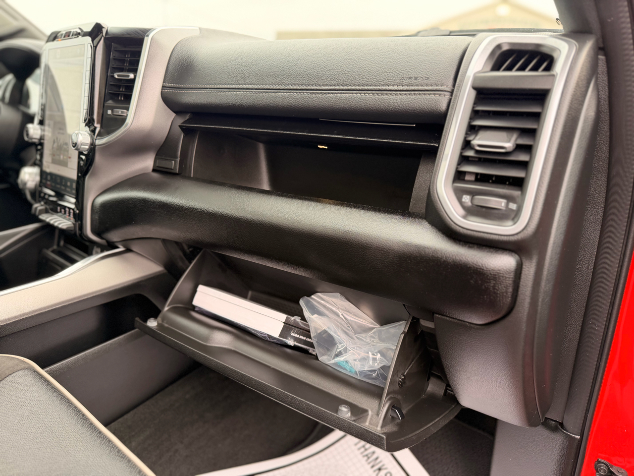 RAM 1500 Laramie Crew Cab SWB 4WD 2023