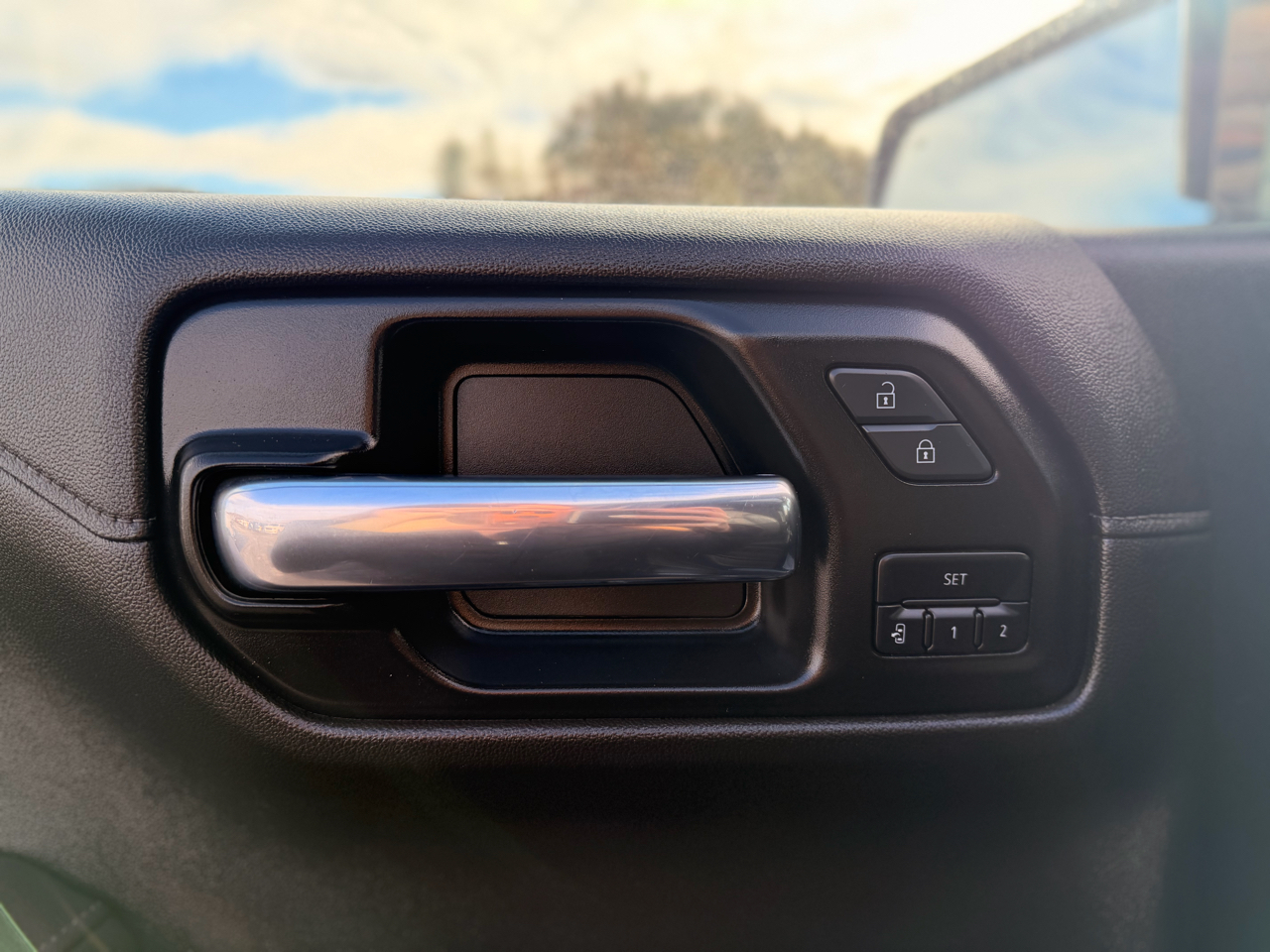 Chevrolet Silverado 1500 Limited LTZ Crew Cab 4WD 2022