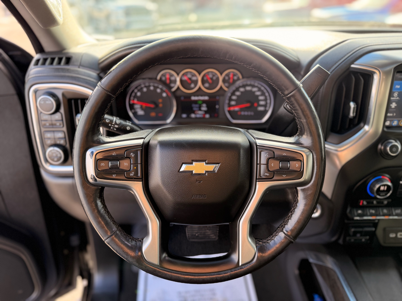 Chevrolet Silverado 1500 Limited LTZ Crew Cab 4WD 2022