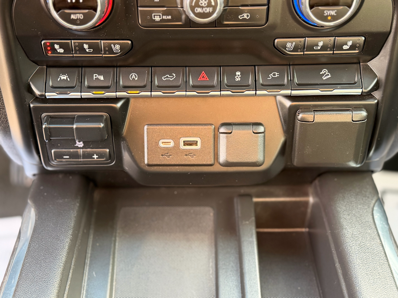 Chevrolet Silverado 1500 Limited LTZ Crew Cab 4WD 2022