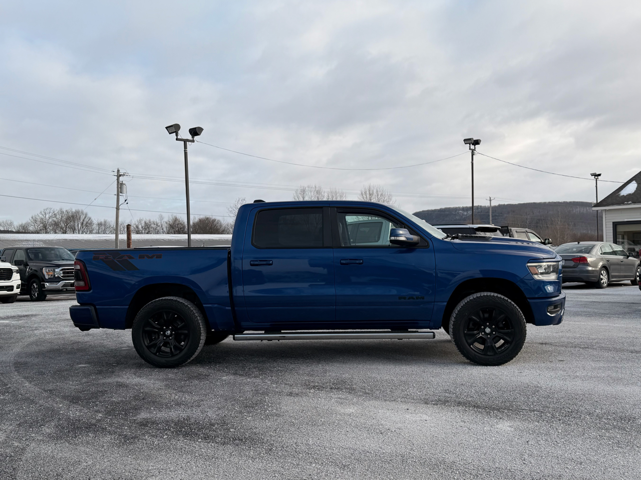 RAM 1500 Sport Crew Cab SB 4WD 2019