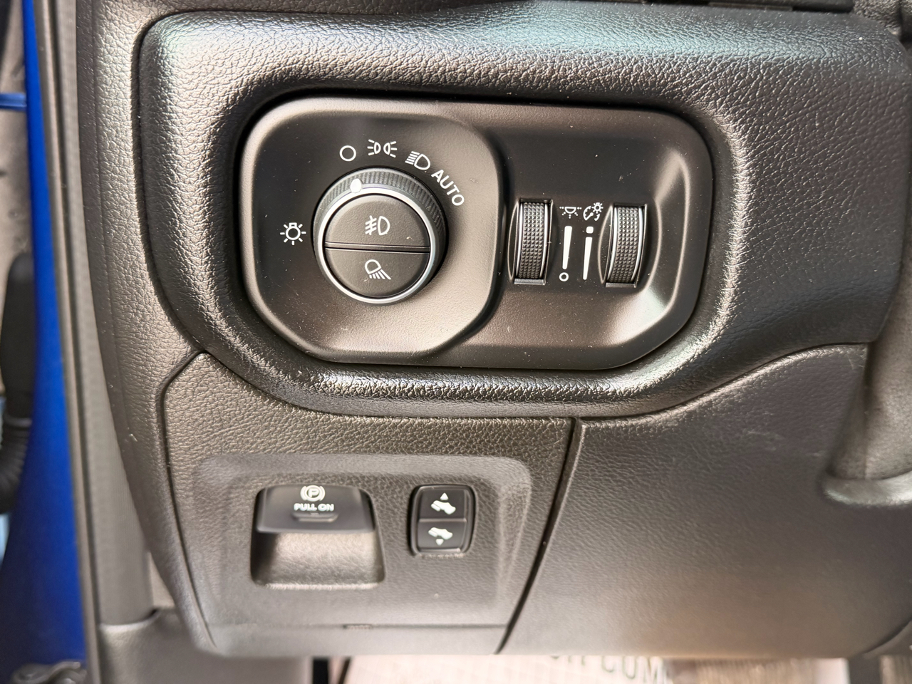 RAM 1500 Sport Crew Cab SB 4WD 2019