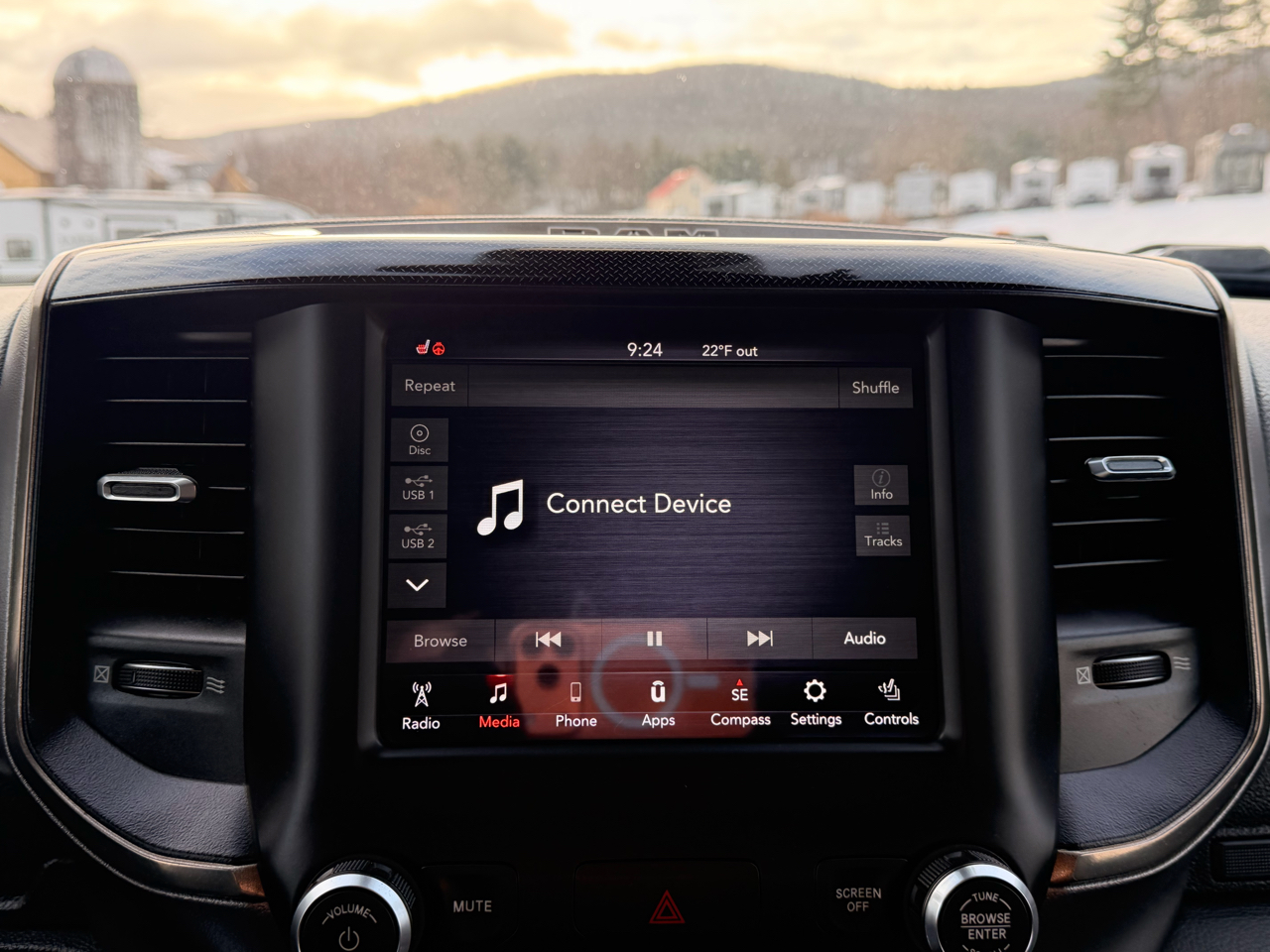 RAM 1500 Sport Crew Cab SB 4WD 2019