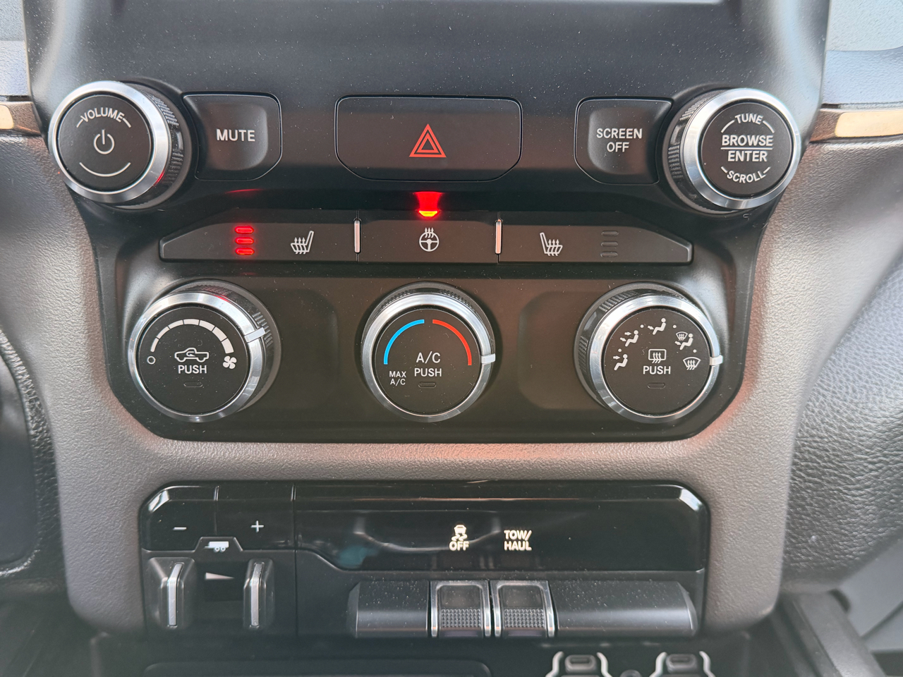 RAM 1500 Sport Crew Cab SB 4WD 2019