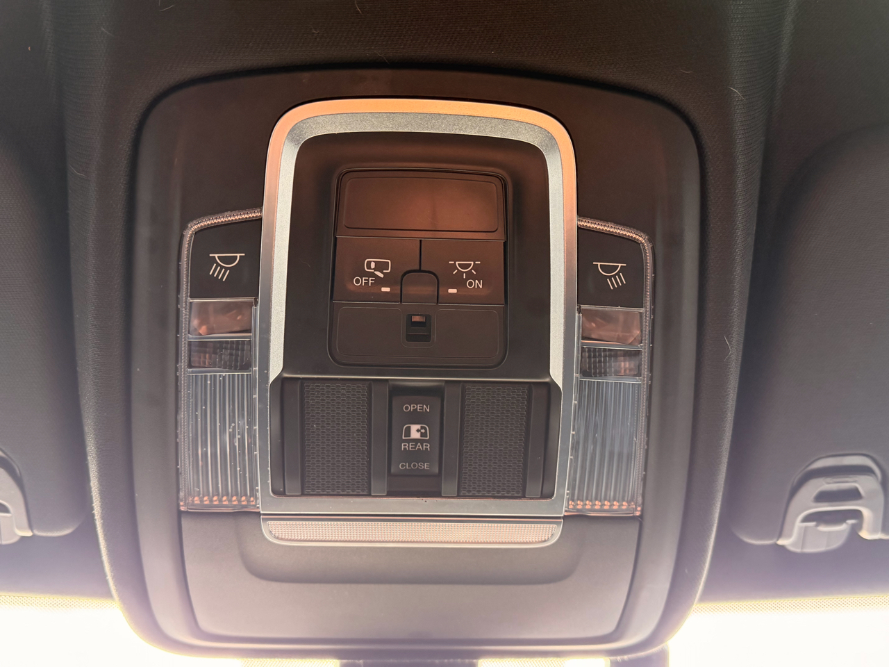 RAM 1500 Sport Crew Cab SB 4WD 2019