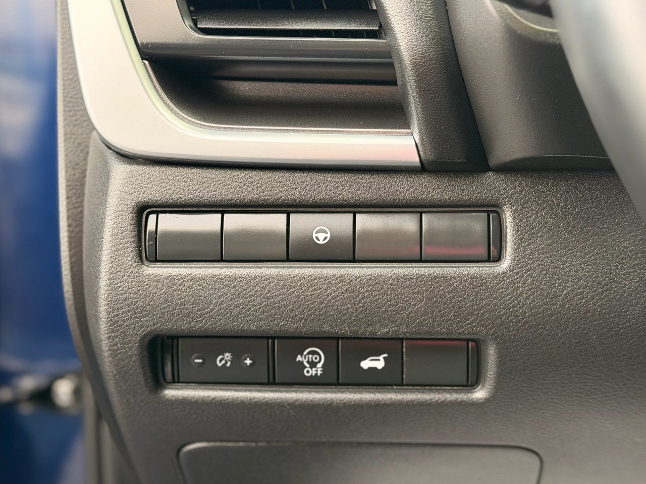 Nissan Rogue SV AWD 2025