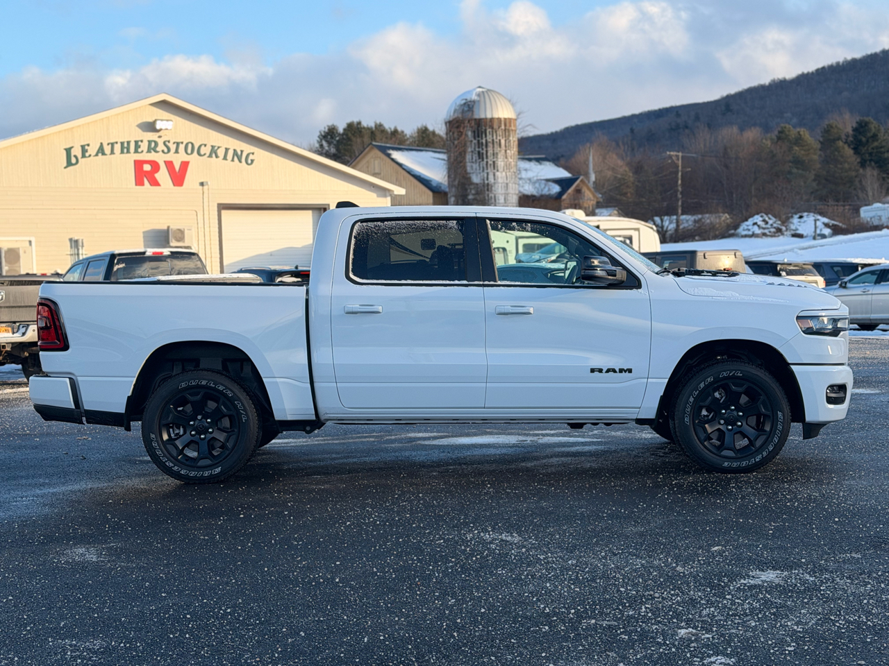 RAM 1500 Sport Crew Cab 4WD 2025