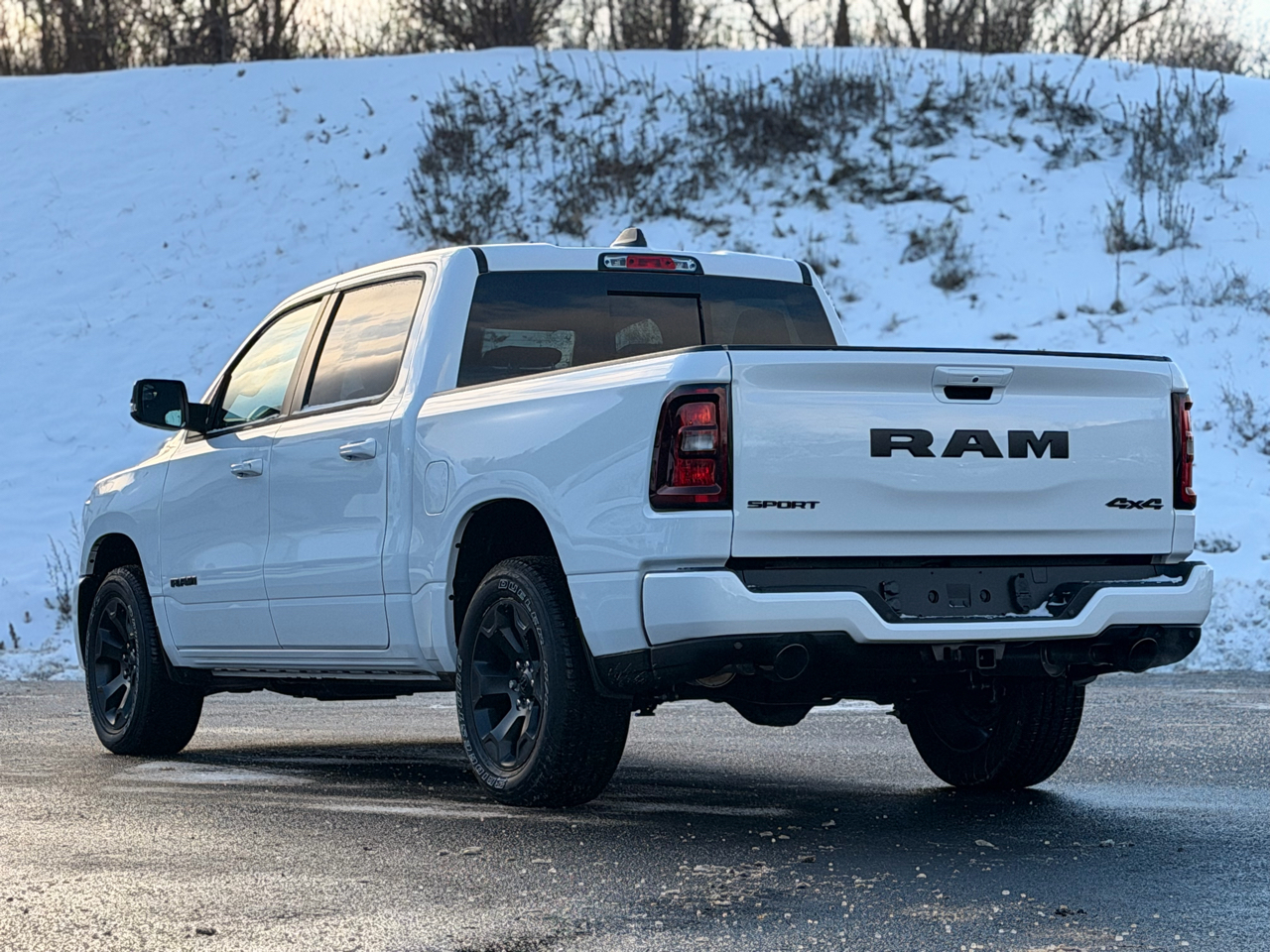 RAM 1500 Sport Crew Cab 4WD 2025